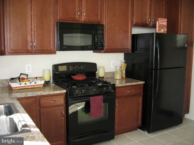 BELMONT LAND BAY - Residential Lease