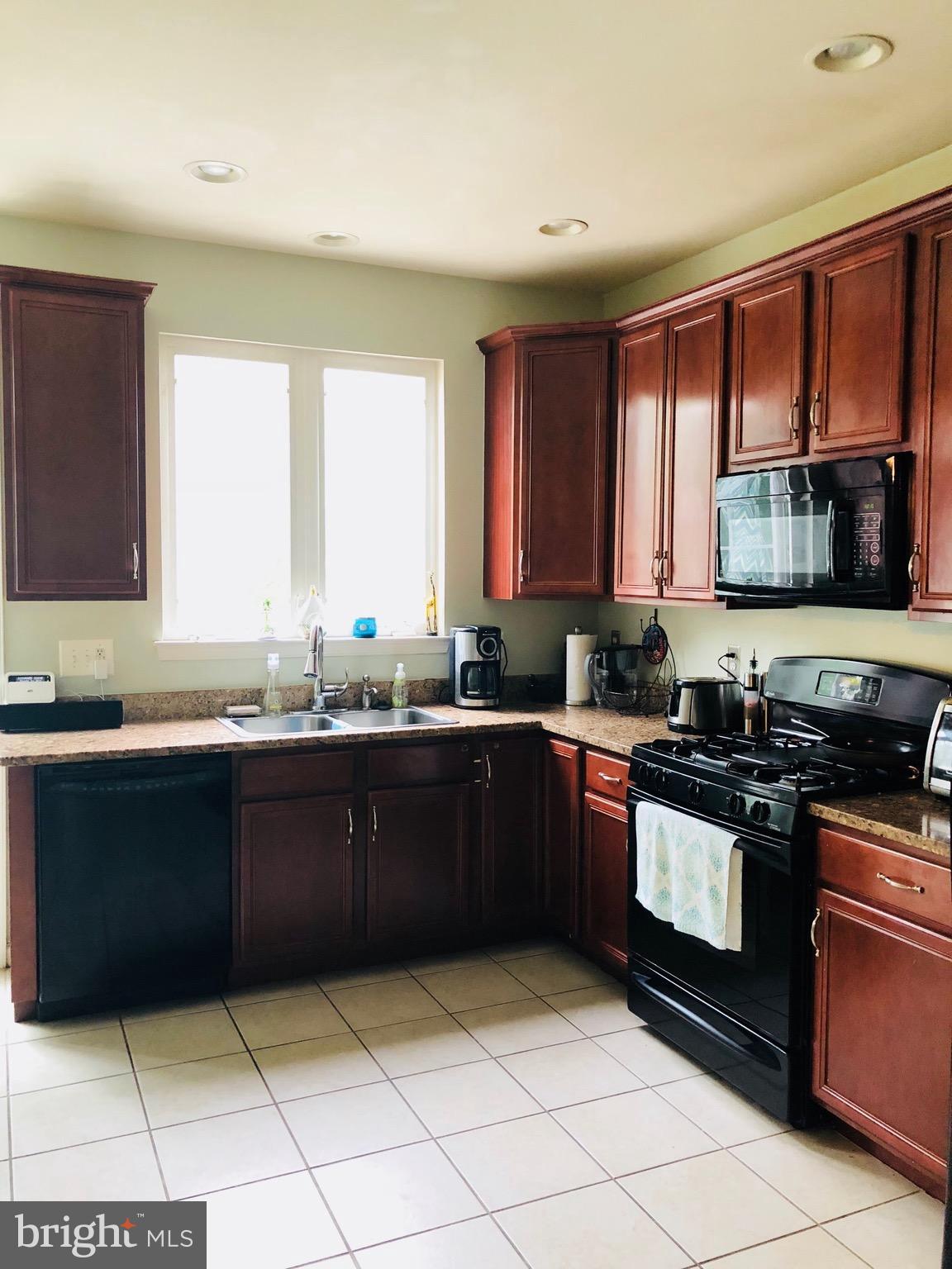 BELMONT LAND BAY - Residential Lease