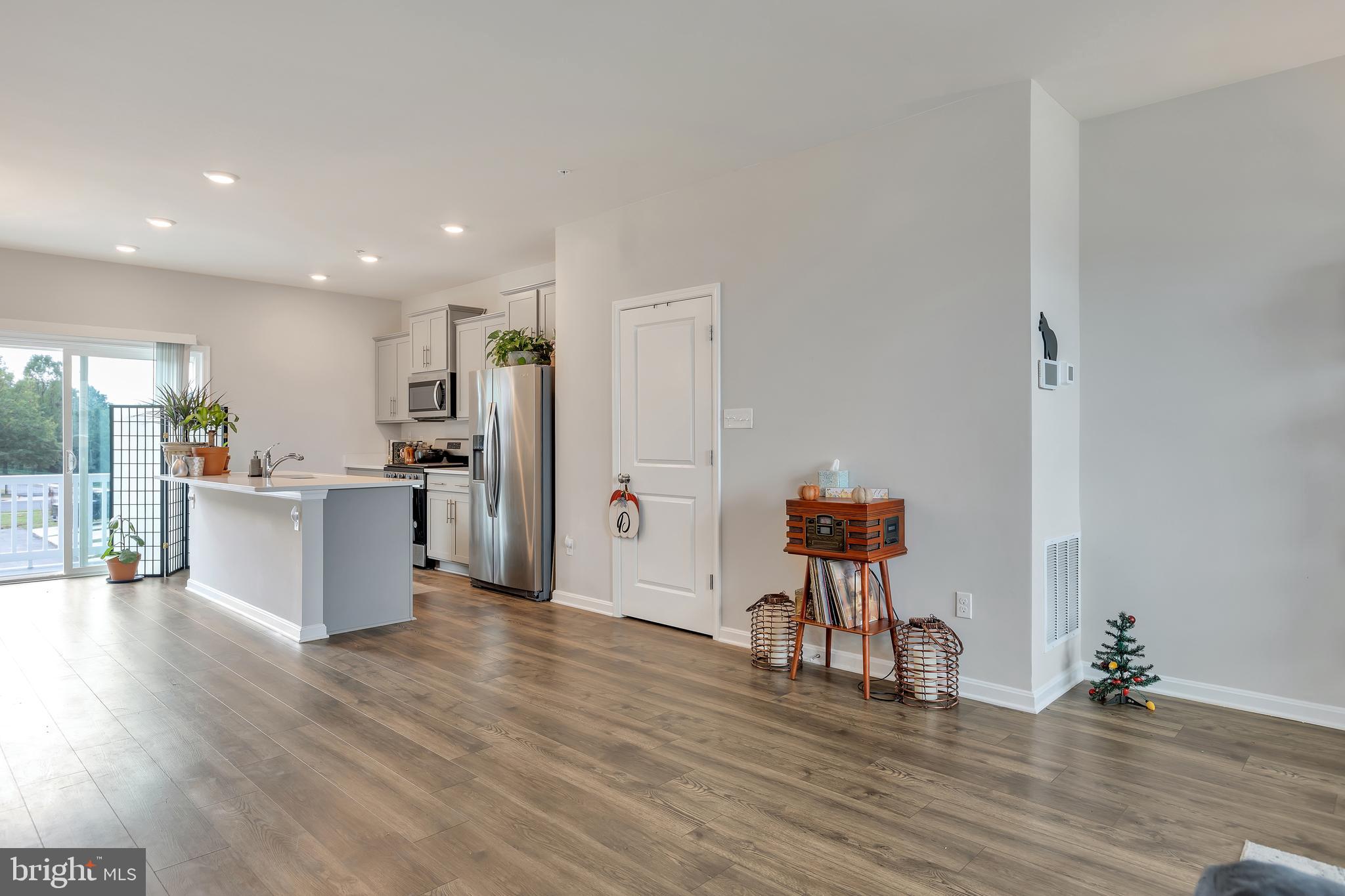 WOODMORE OVERLOOK - Residential