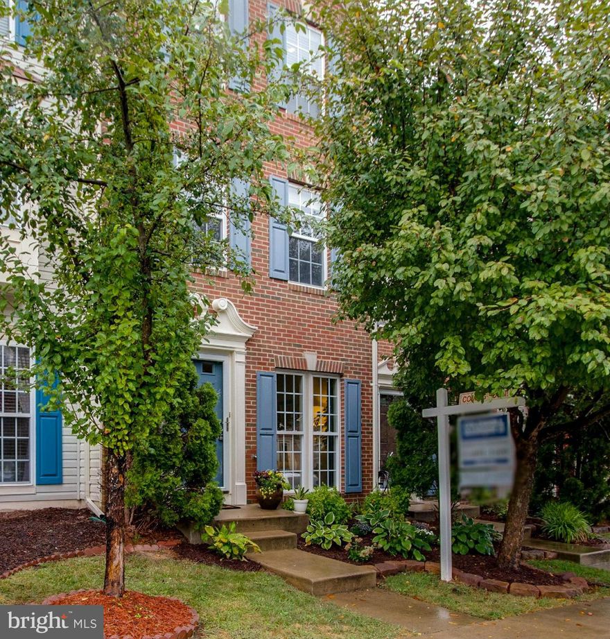 Pristine 2BR/2.5BA 3-lvl T/H w/stately BRICK front! SUN-DRENCHED, open floor plan! GOURMET Kit w/NEWER S/S applis, CORIAN, tile bksplsh & ISLAND opens to SUNLIT Breakfast Rm! Spacious Living Rm w/GLEAMING HDWDs! NEW neutral carpet (9/16)! EXPANSIVE Family Rm w/COZY gas FP! Master BR w/sit area, SOARING cath clg, HUGE W/I & UPDATED Master BA! Fenced backyard w/PATIO! Cable/Phone/Internet included!