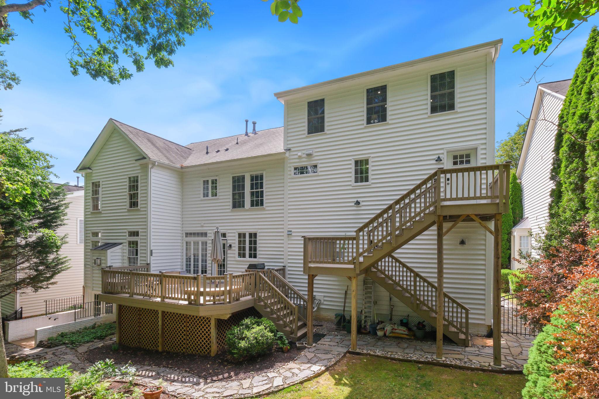 LAKELANDS - Residential