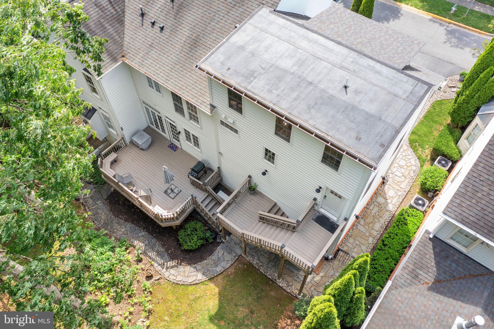 LAKELANDS - Residential