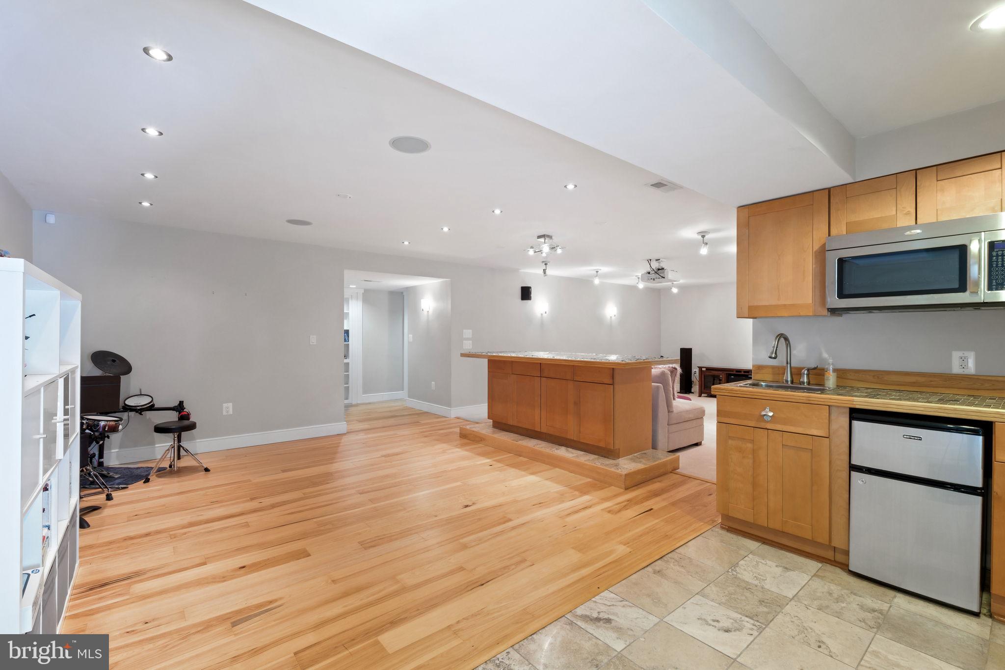 LAKELANDS - Residential