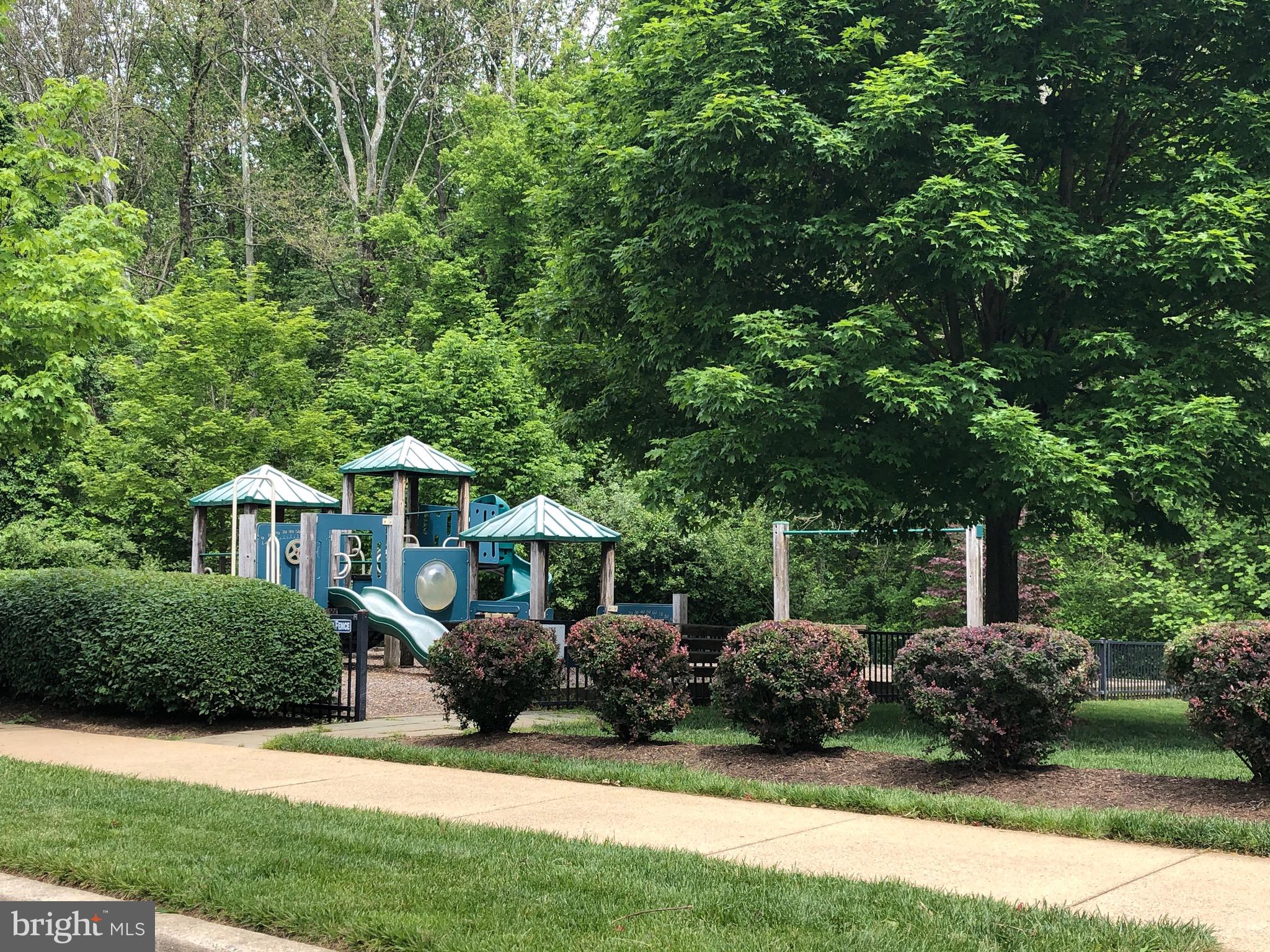 LAKELANDS - Residential