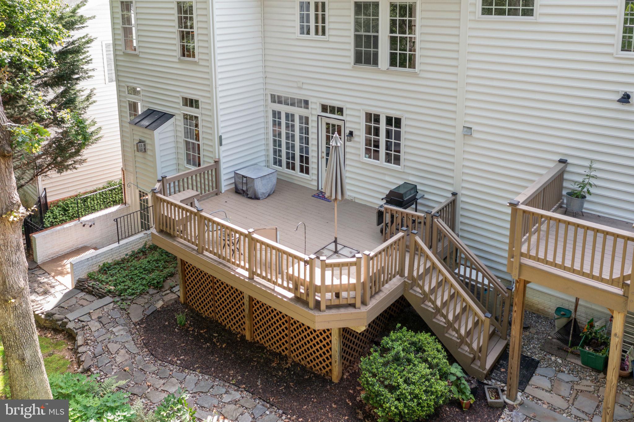 LAKELANDS - Residential