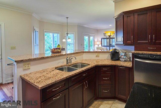 OPEQUON HILL - Residential