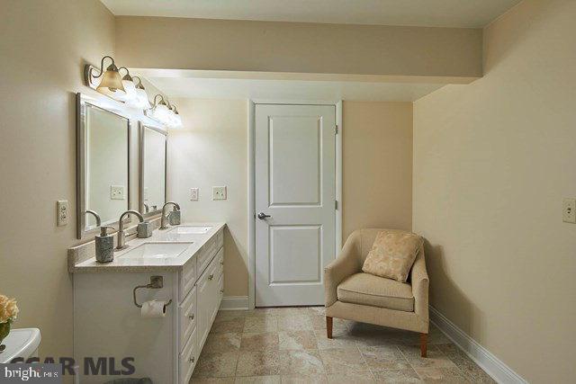 OPEQUON HILL - Residential