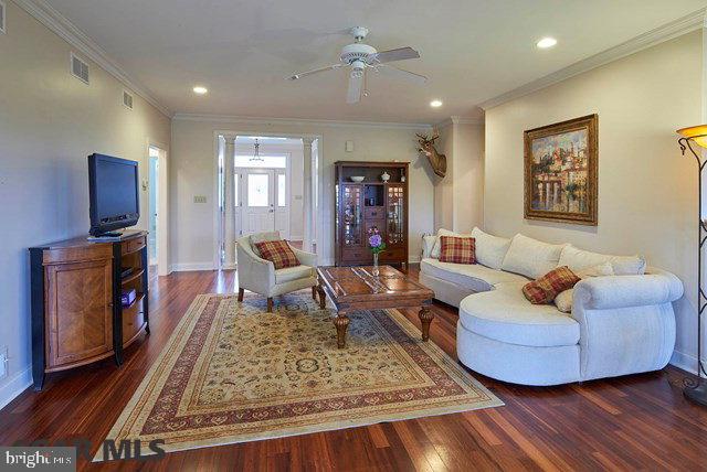 OPEQUON HILL - Residential