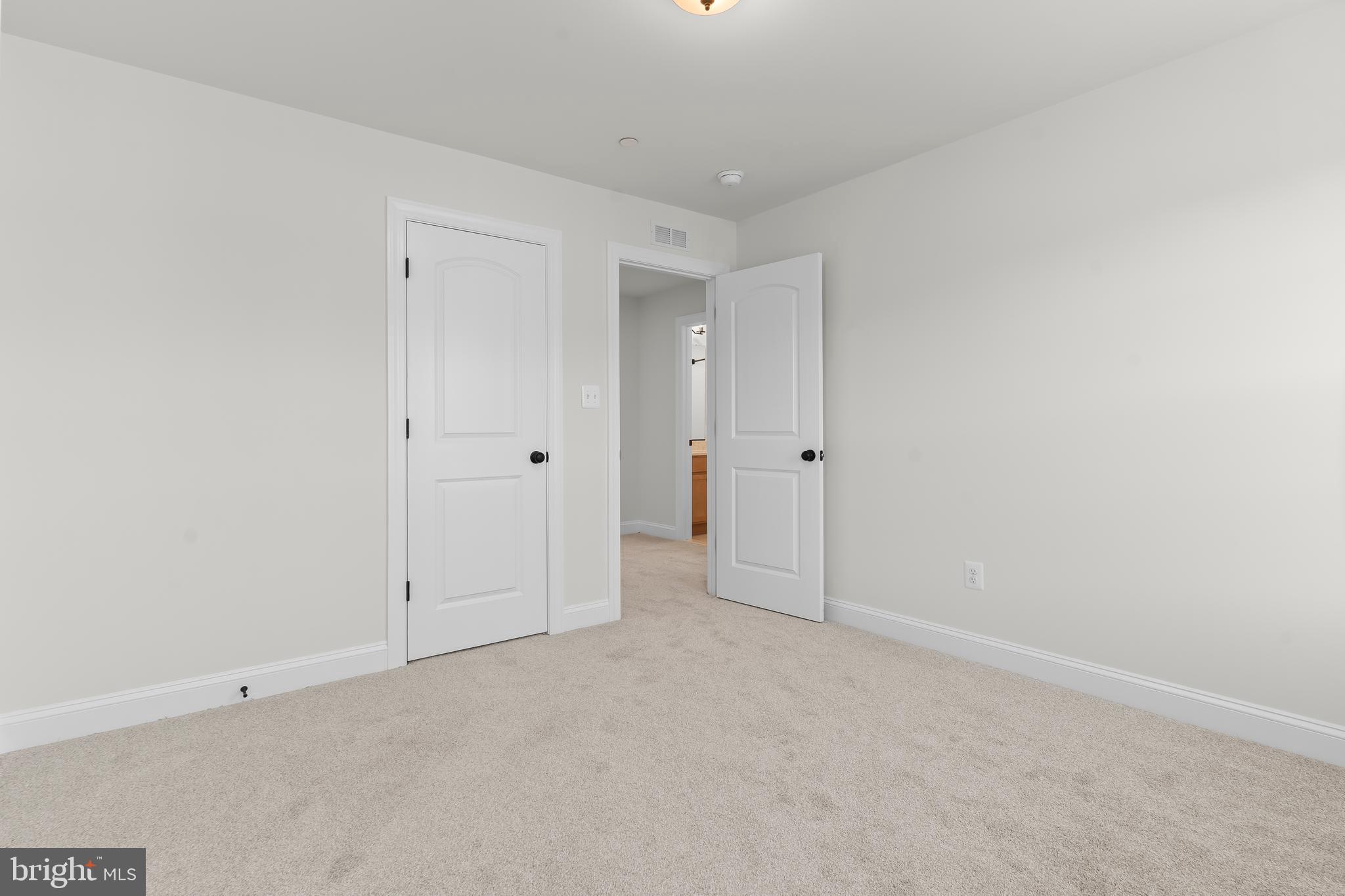 MEADOWS AT TOWN RUN II - Residential