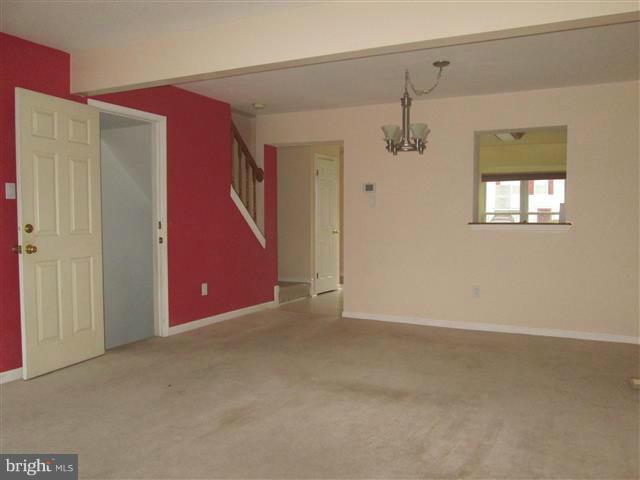 RIVERCHASE - Residential