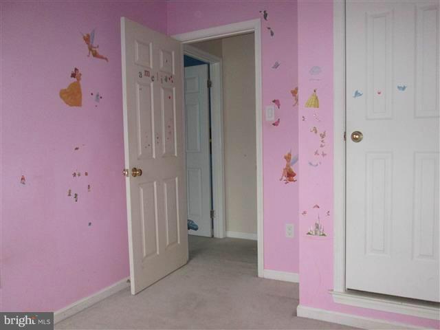 RIVERCHASE - Residential