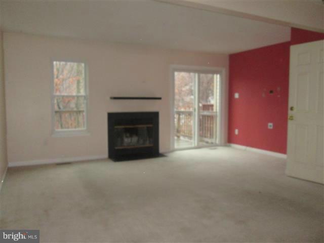 RIVERCHASE - Residential