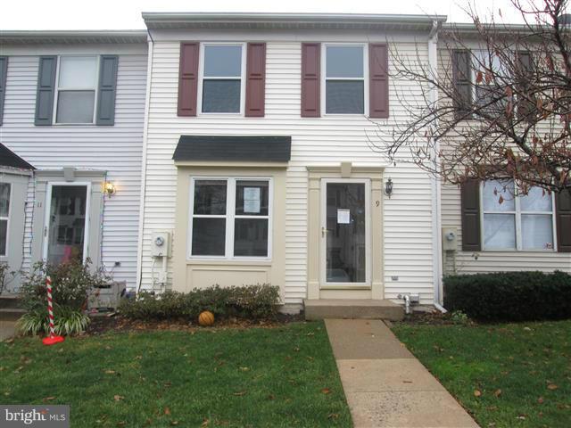 RIVERCHASE - Residential