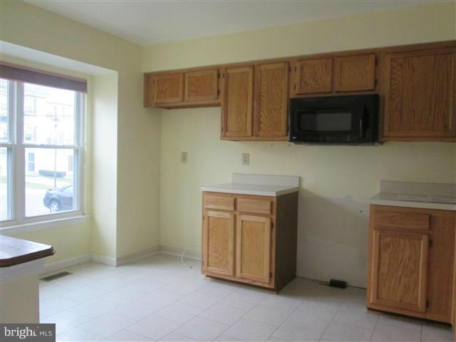 RIVERCHASE - Residential