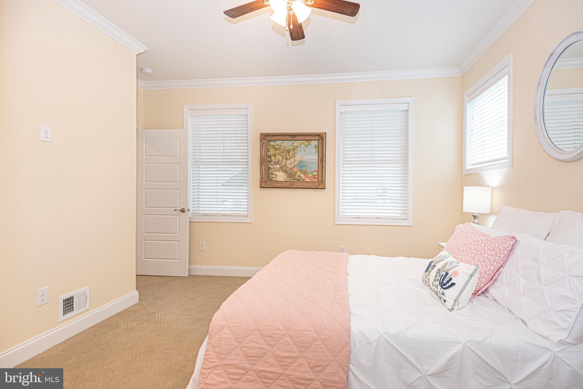 BAYSIDE - Residential