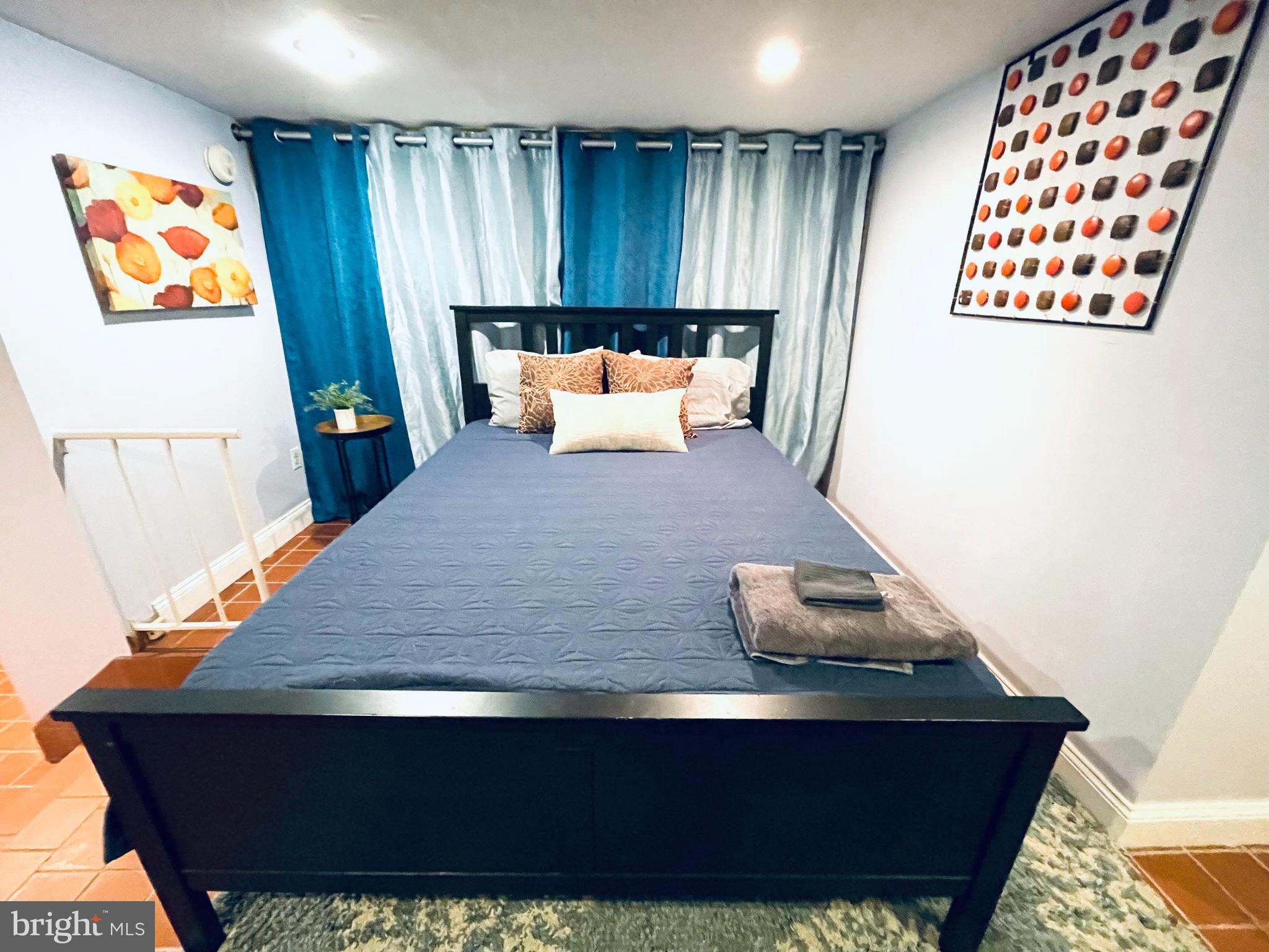 WASHINGTON SQ WEST - Residential Income