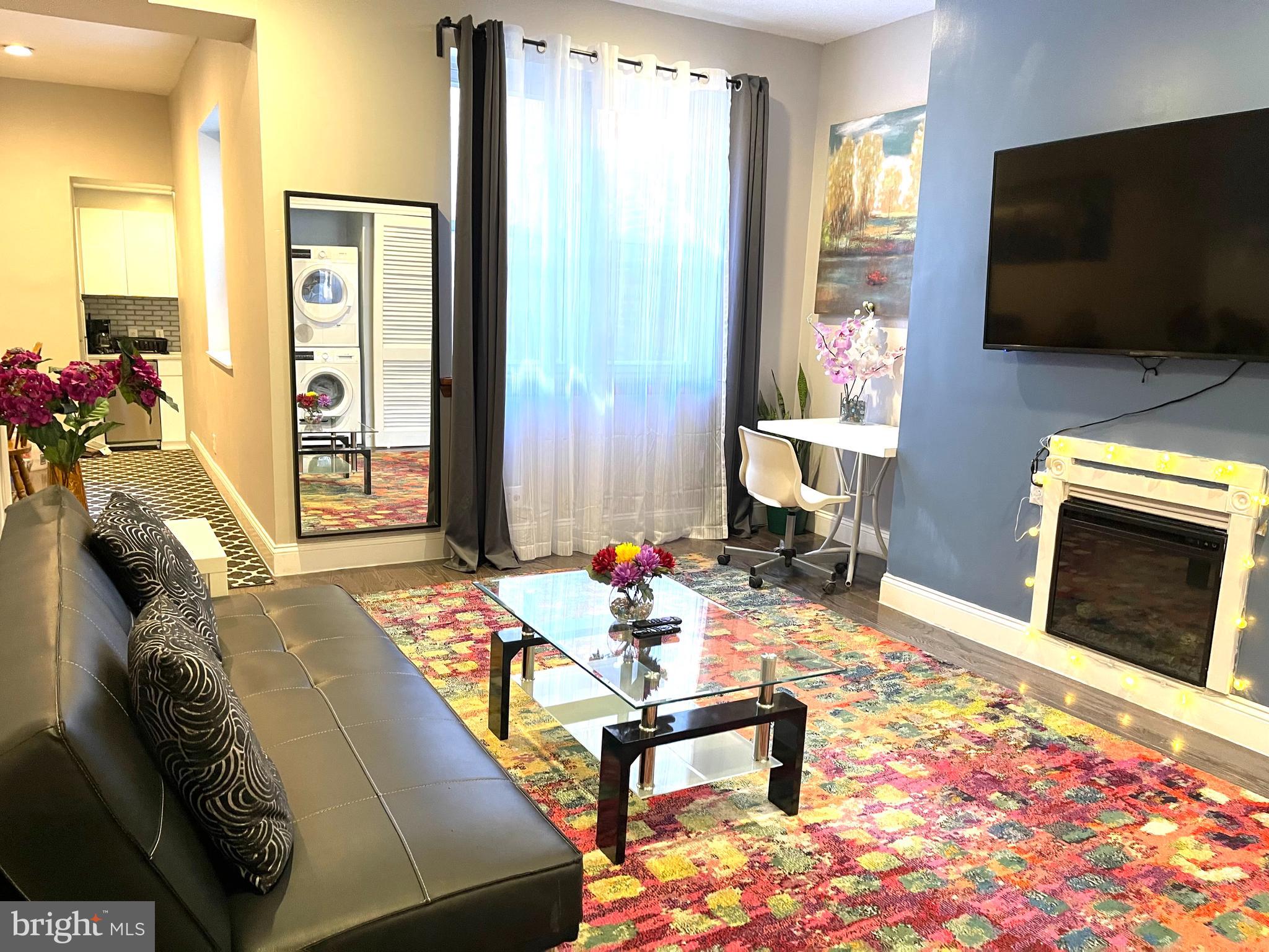 WASHINGTON SQ WEST - Residential Income