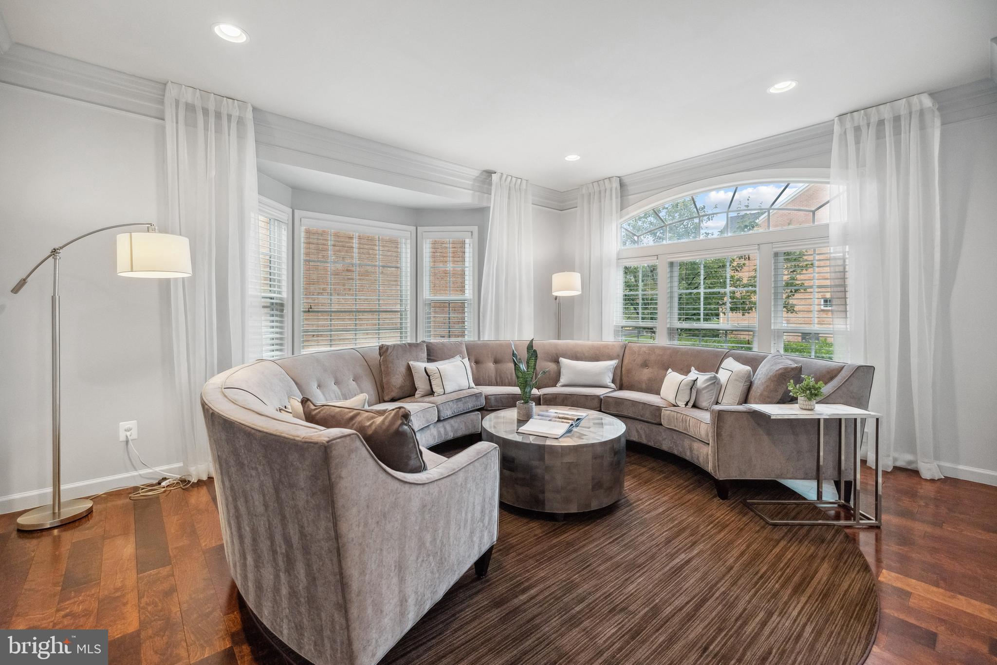 KENSINGTON MANOR - Residential