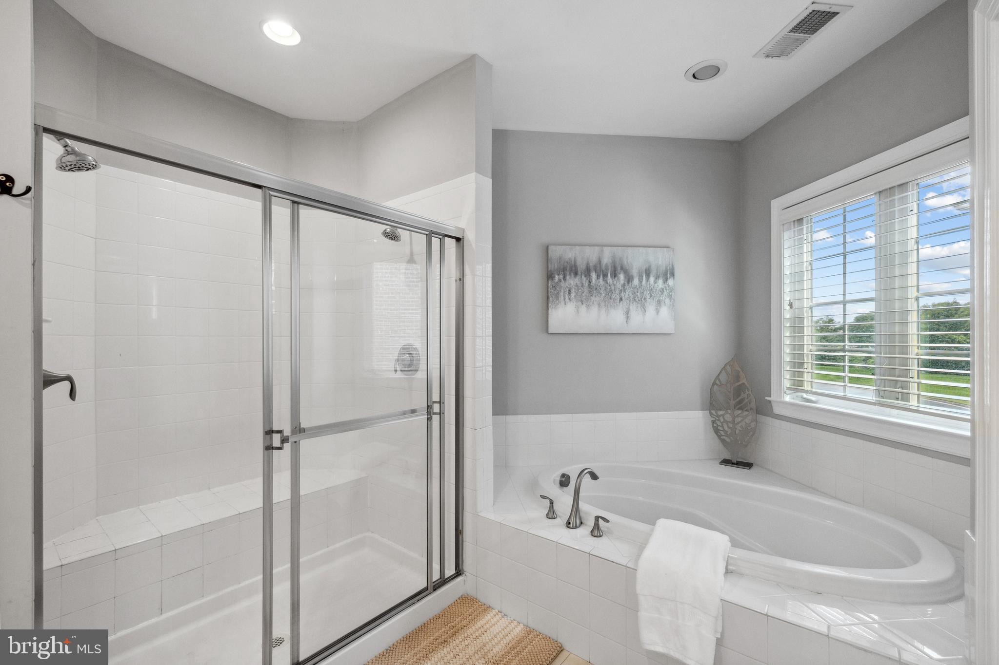 KENSINGTON MANOR - Residential