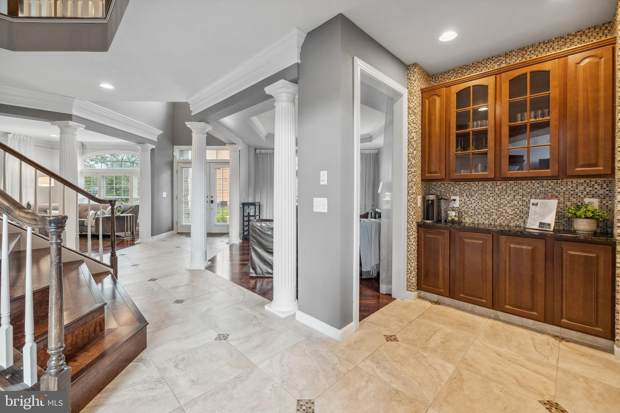 KENSINGTON MANOR - Residential