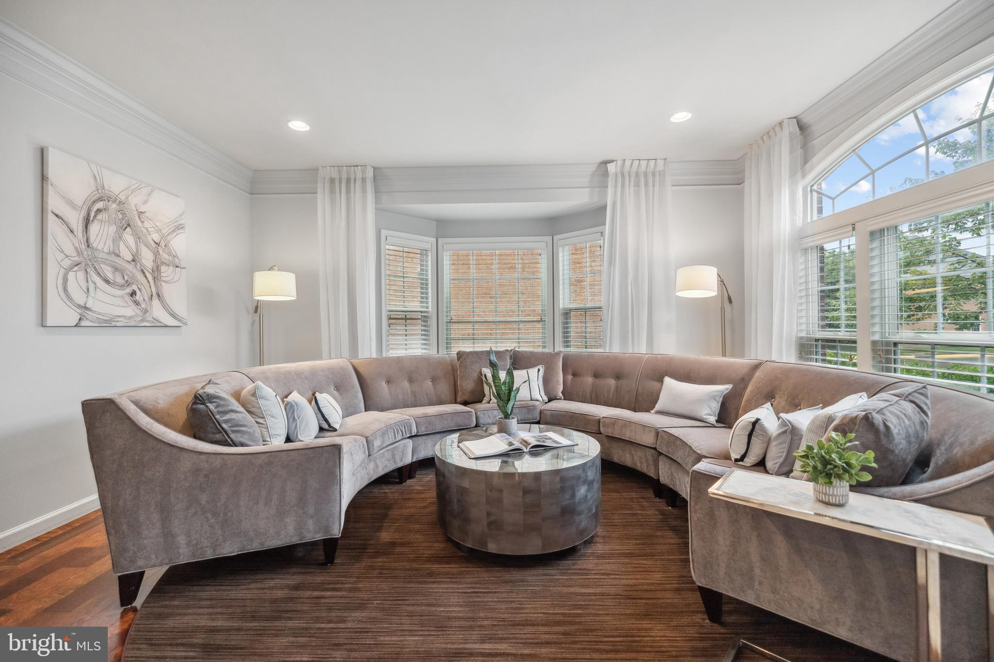 KENSINGTON MANOR - Residential