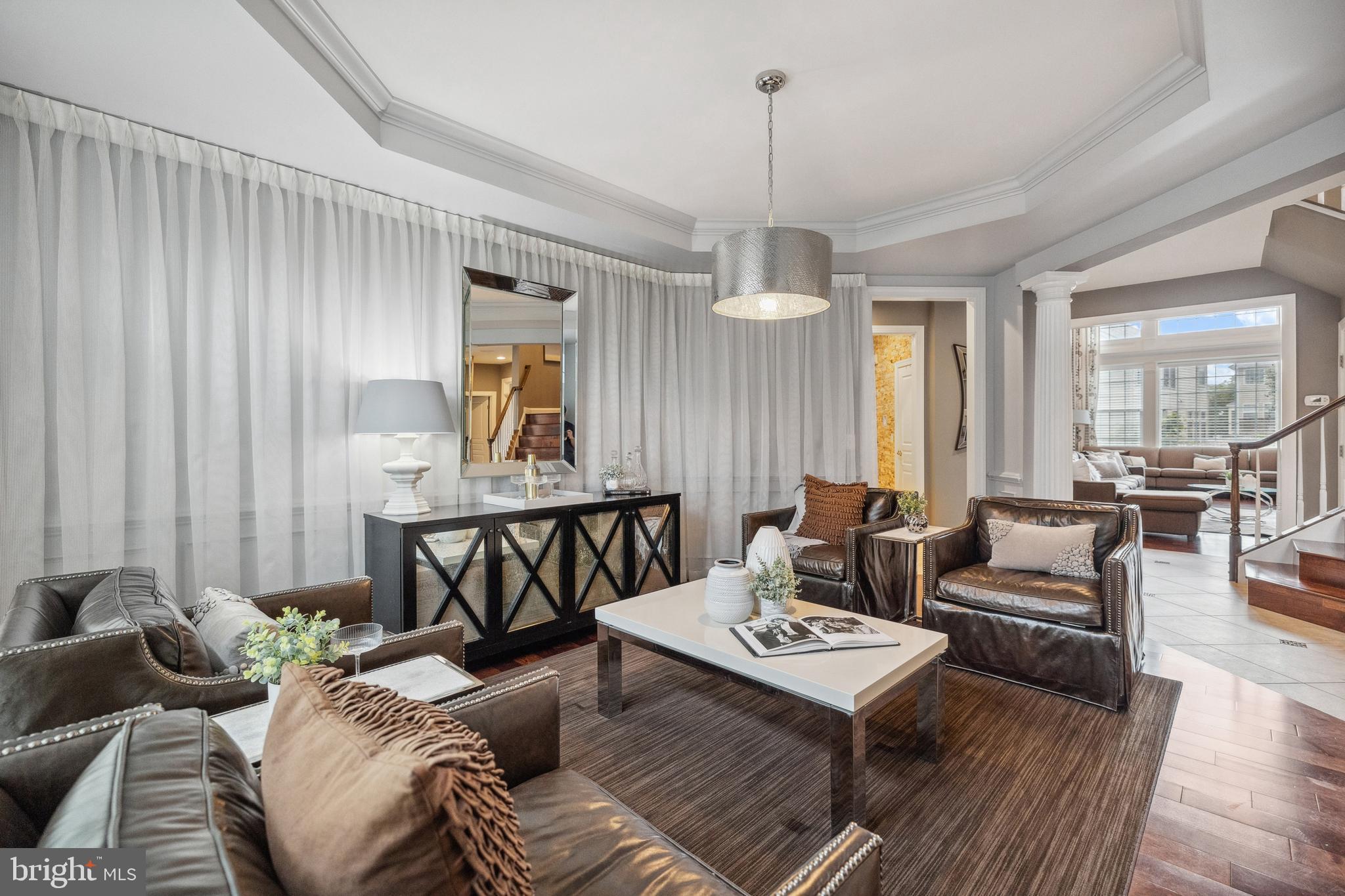 KENSINGTON MANOR - Residential