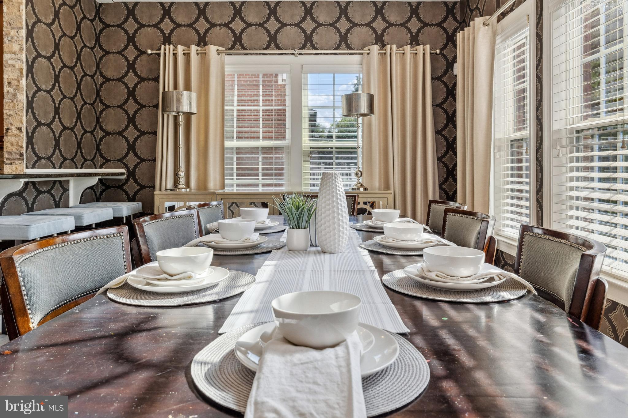 KENSINGTON MANOR - Residential