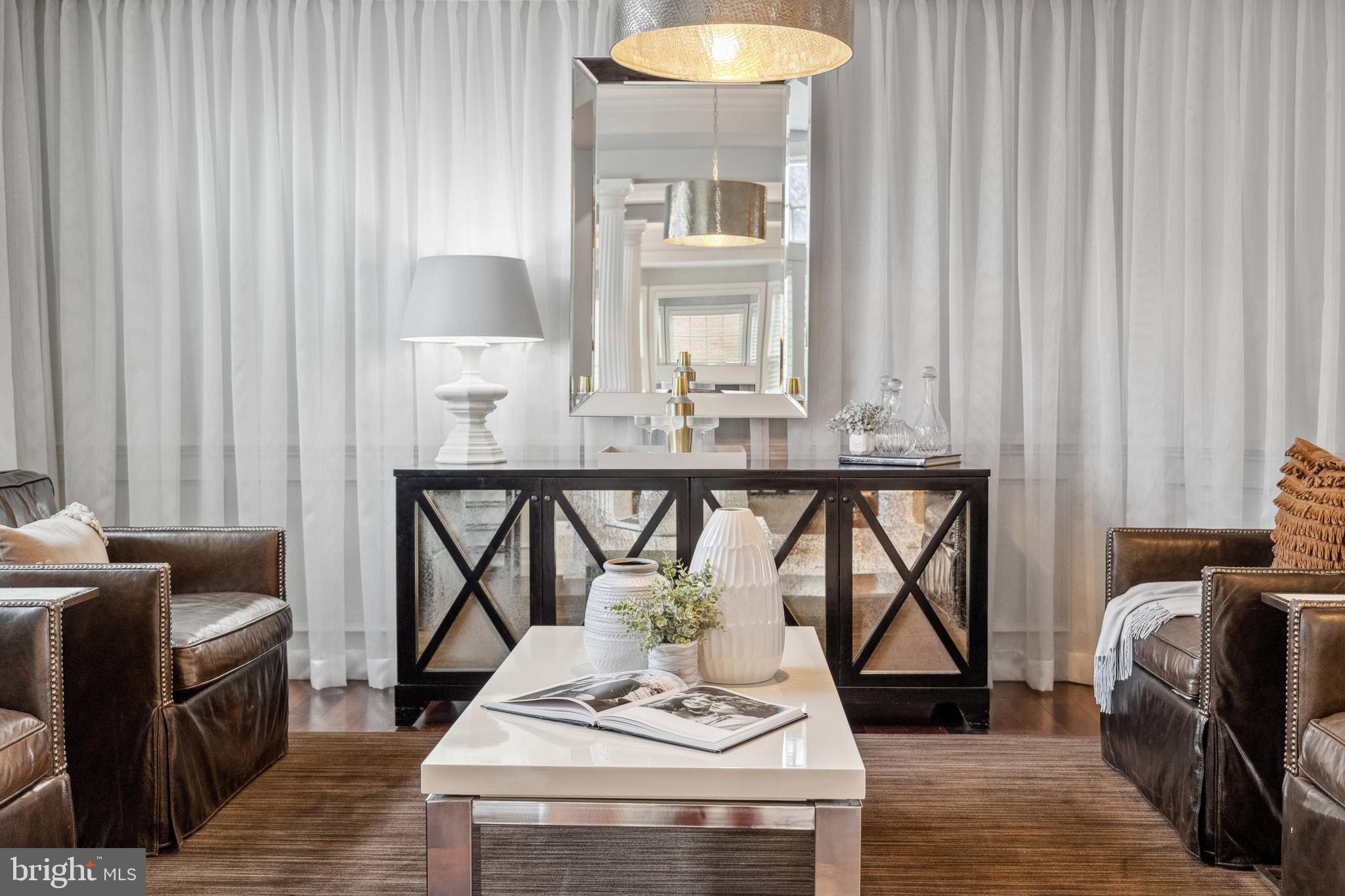 KENSINGTON MANOR - Residential