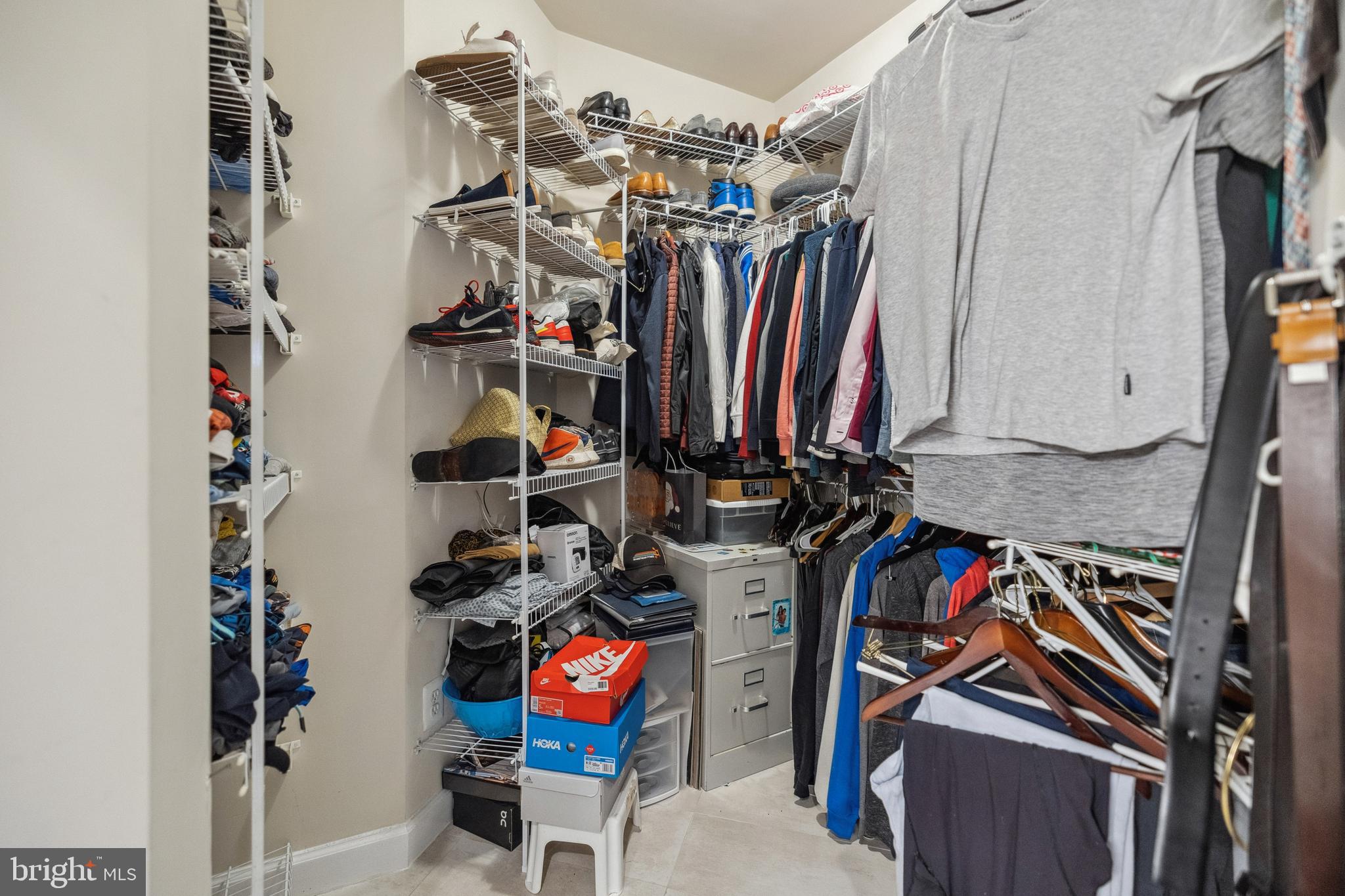 KENSINGTON MANOR - Residential