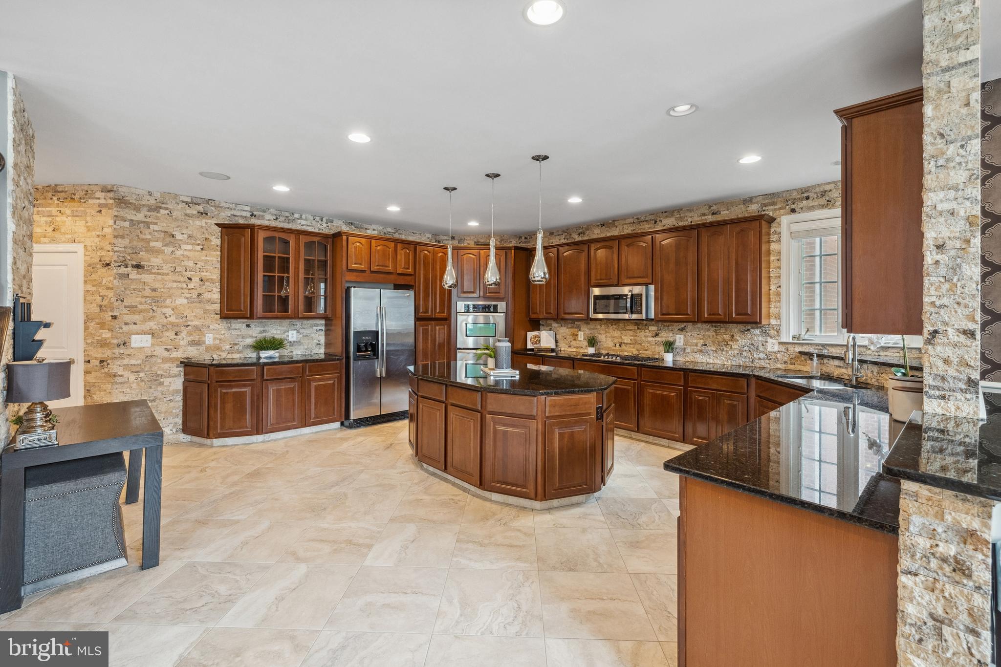 KENSINGTON MANOR - Residential