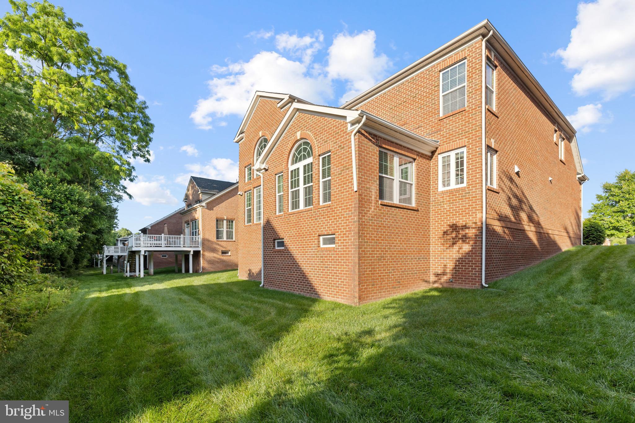 KENSINGTON MANOR - Residential