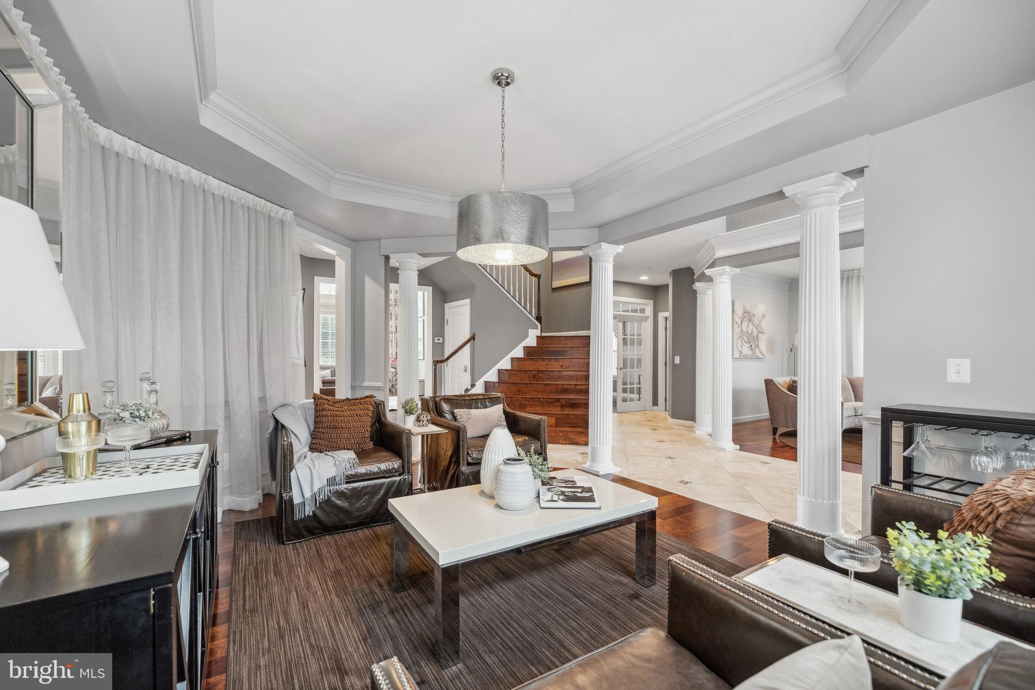 KENSINGTON MANOR - Residential