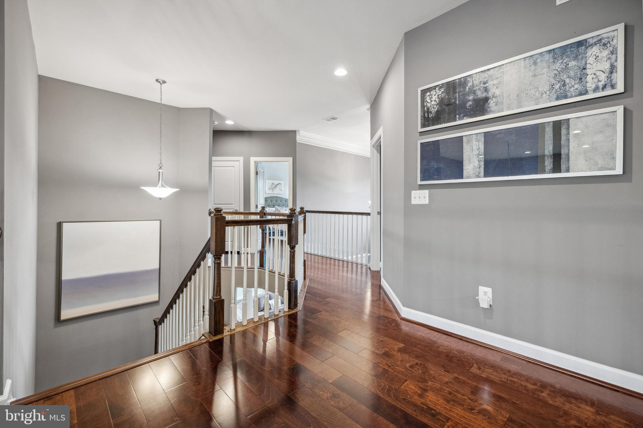 KENSINGTON MANOR - Residential