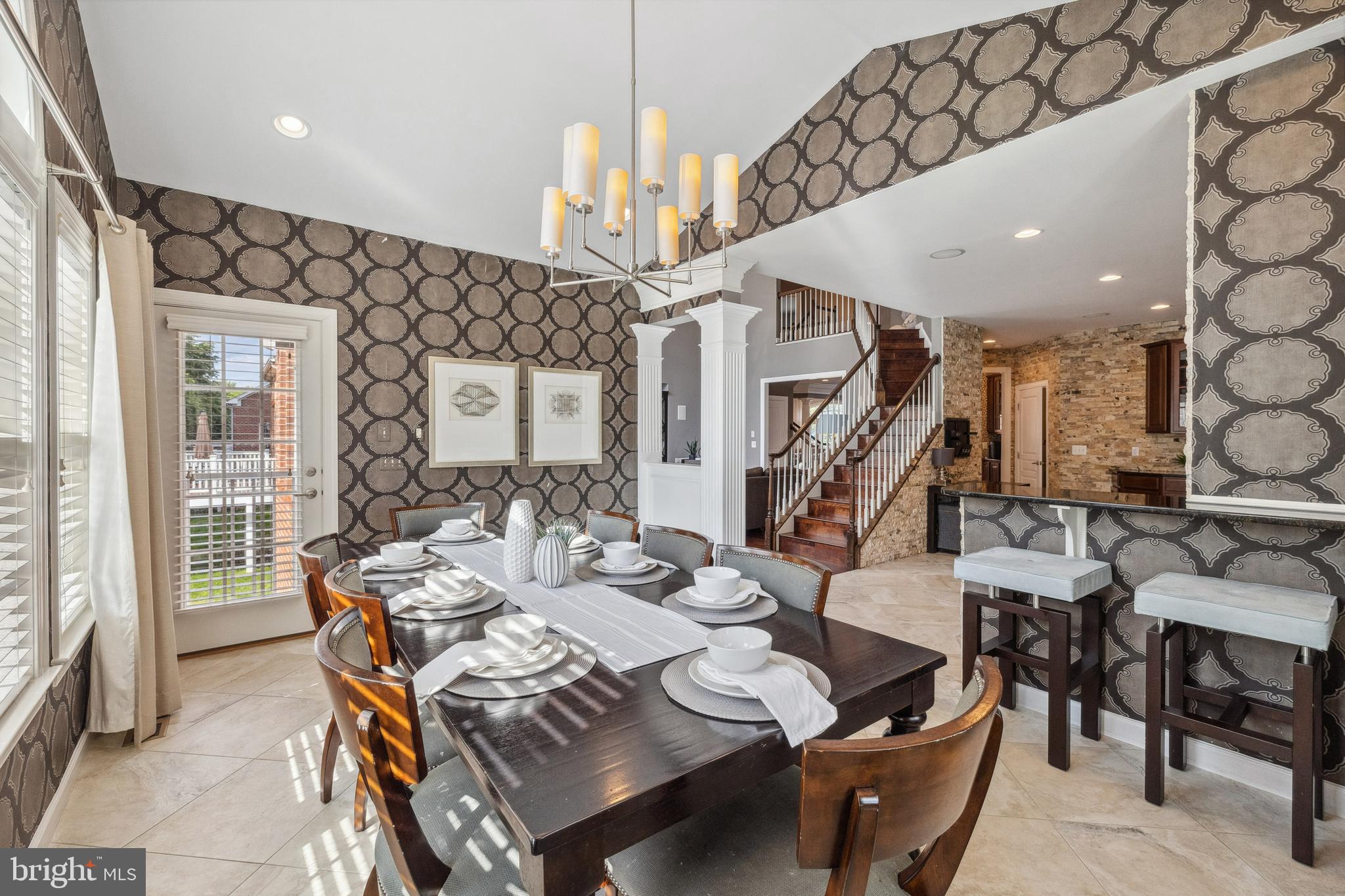 KENSINGTON MANOR - Residential