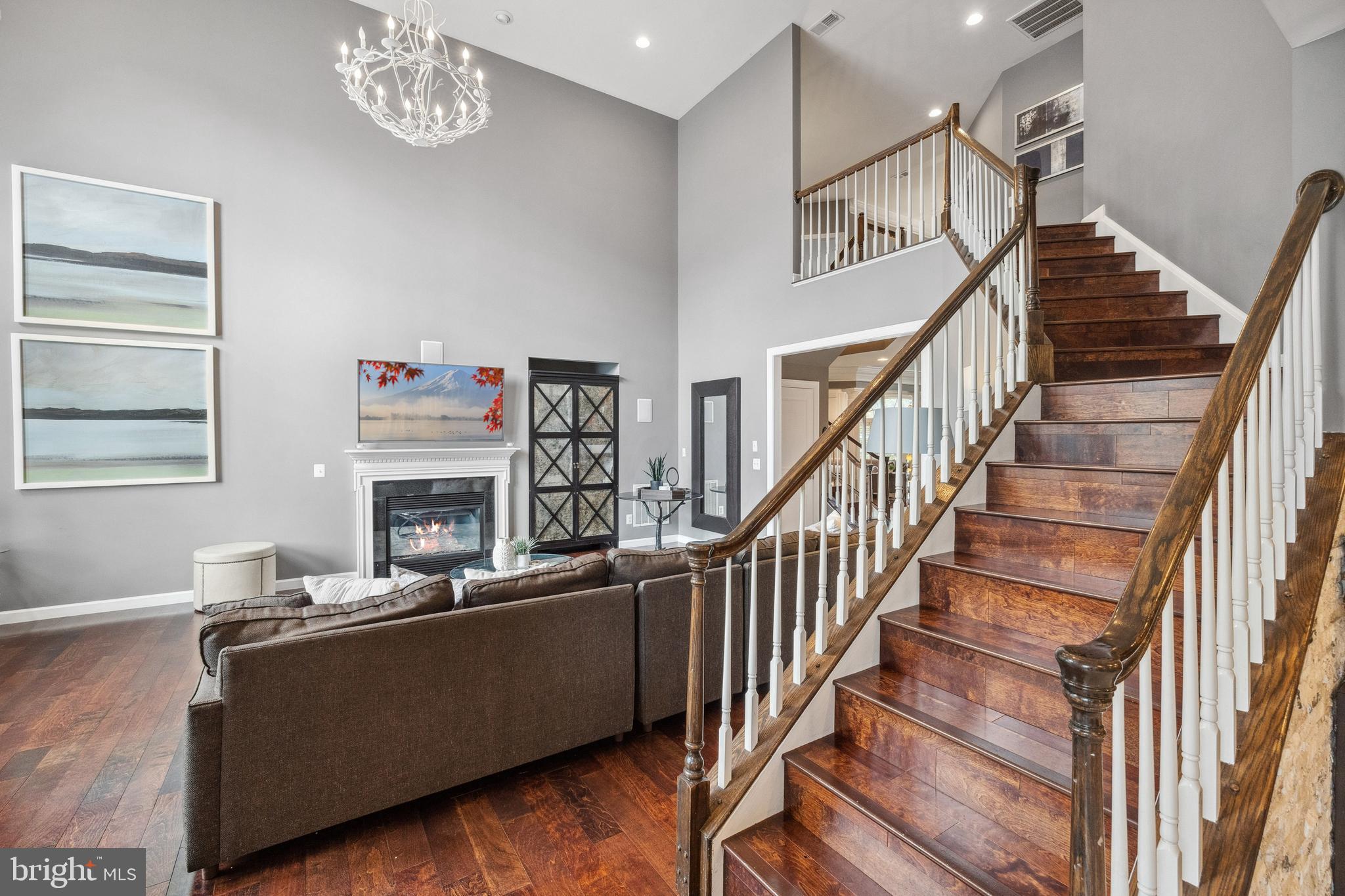 KENSINGTON MANOR - Residential