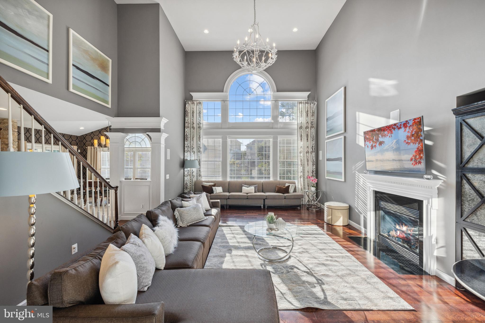 KENSINGTON MANOR - Residential