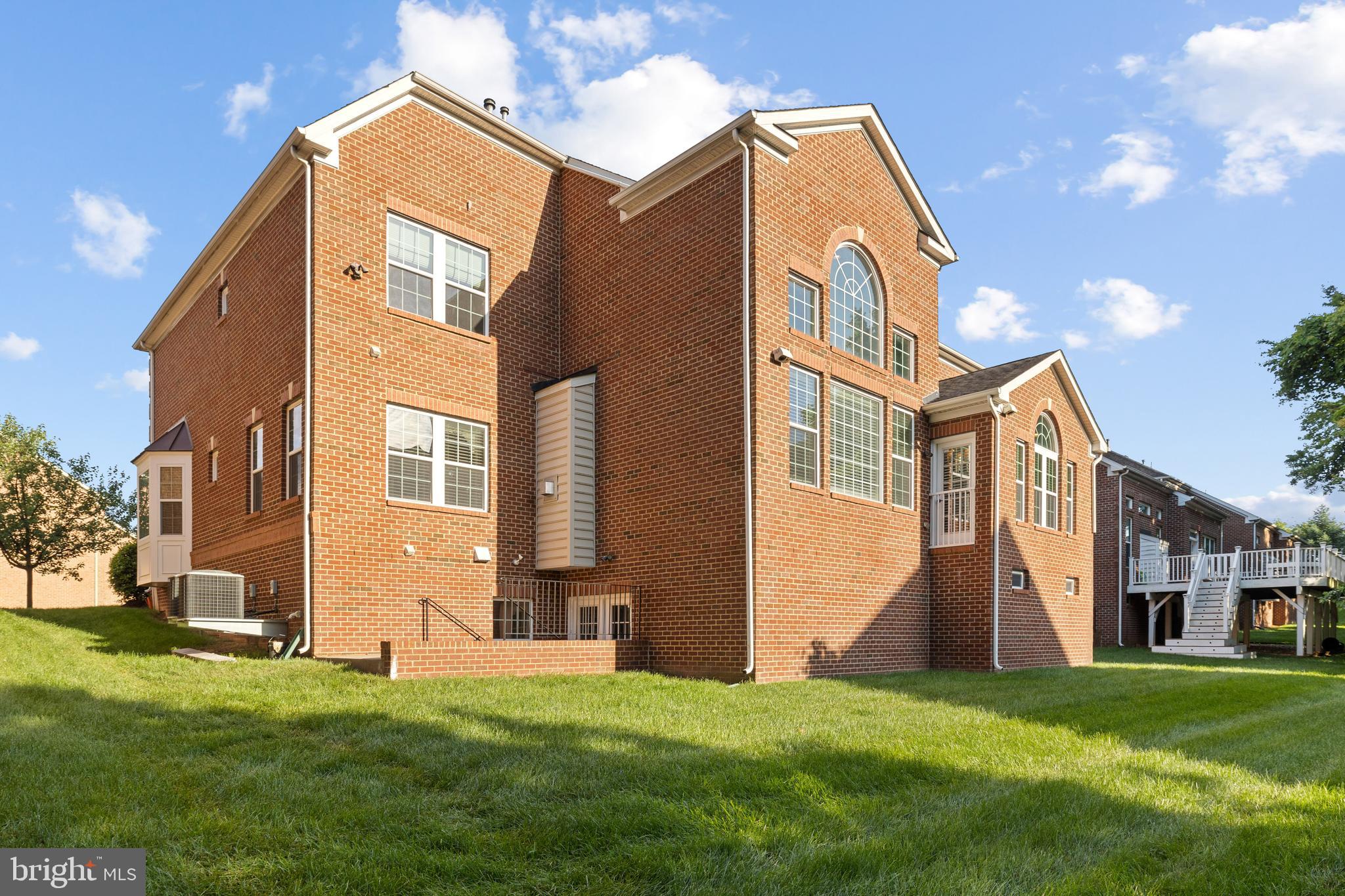 KENSINGTON MANOR - Residential