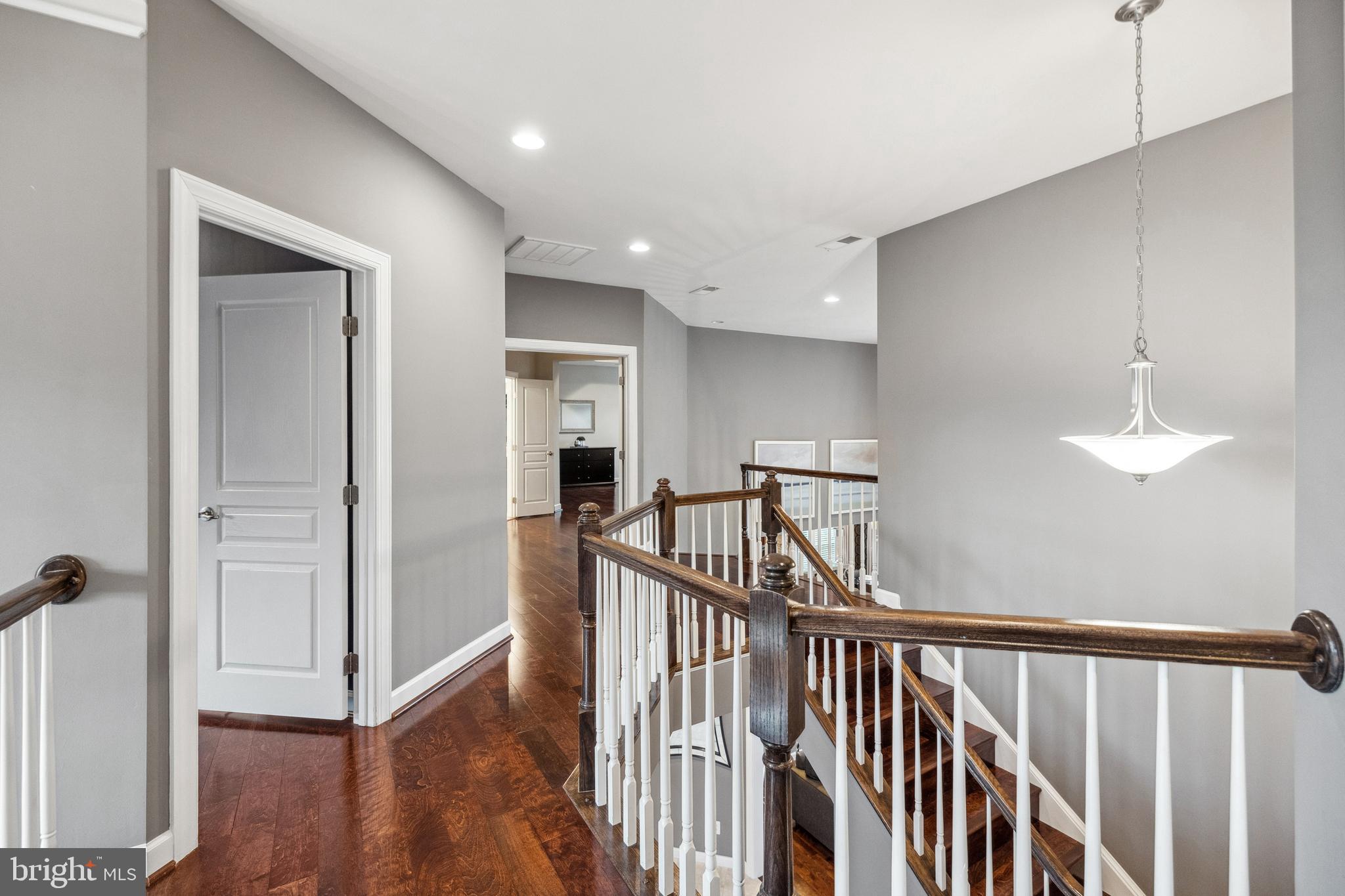 KENSINGTON MANOR - Residential