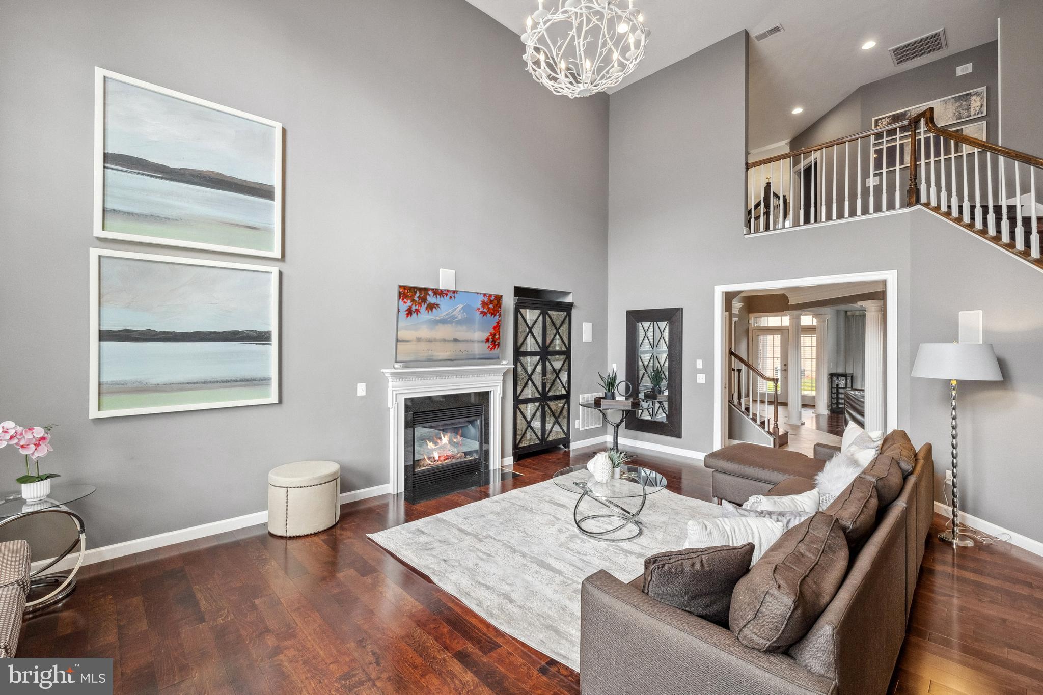 KENSINGTON MANOR - Residential