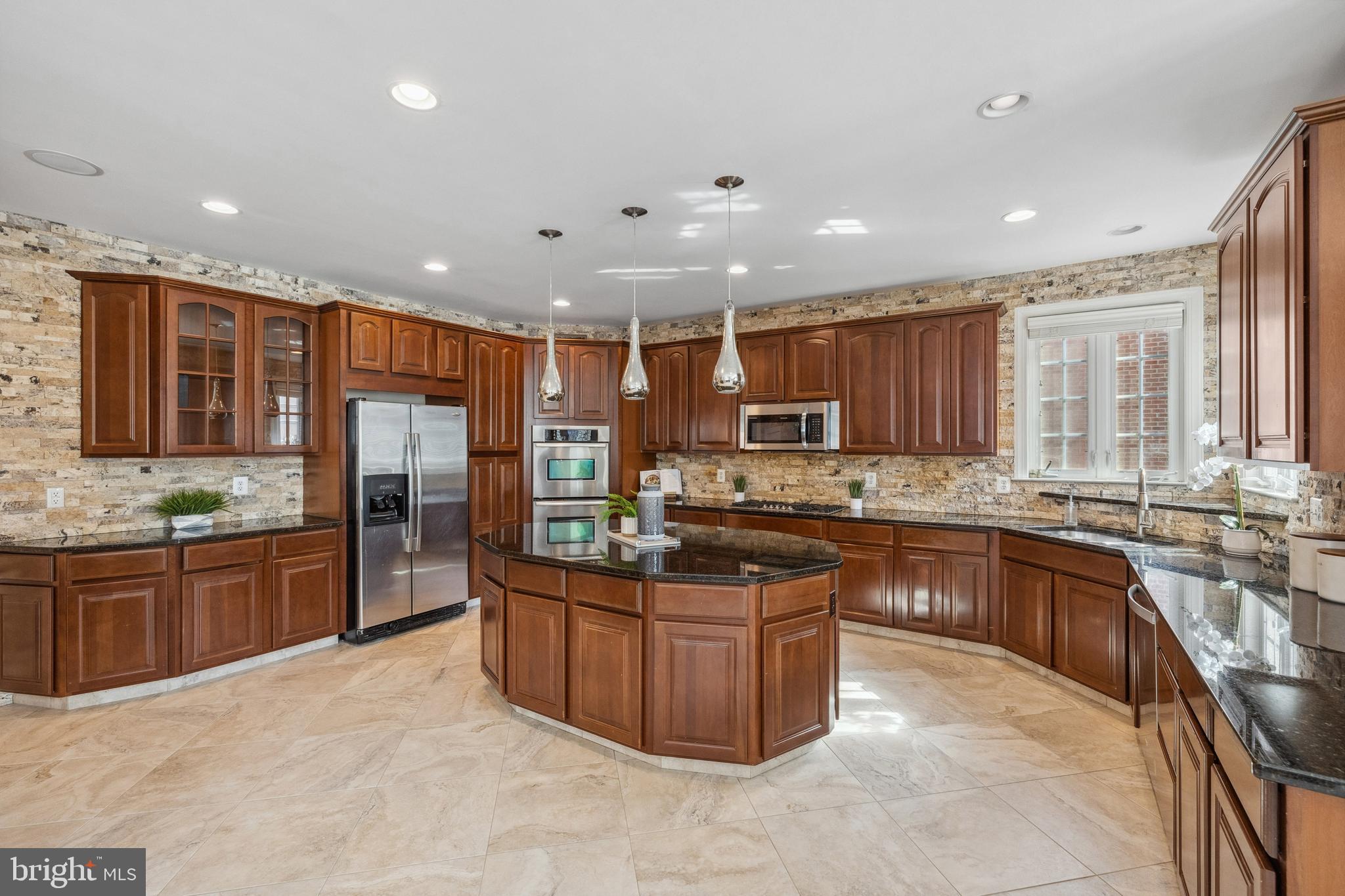 KENSINGTON MANOR - Residential