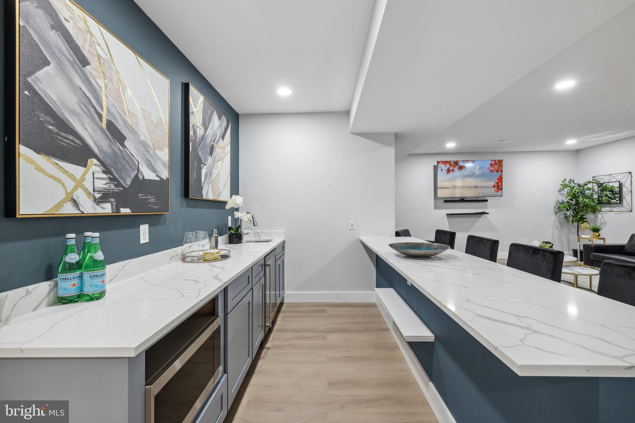 KENSINGTON MANOR - Residential