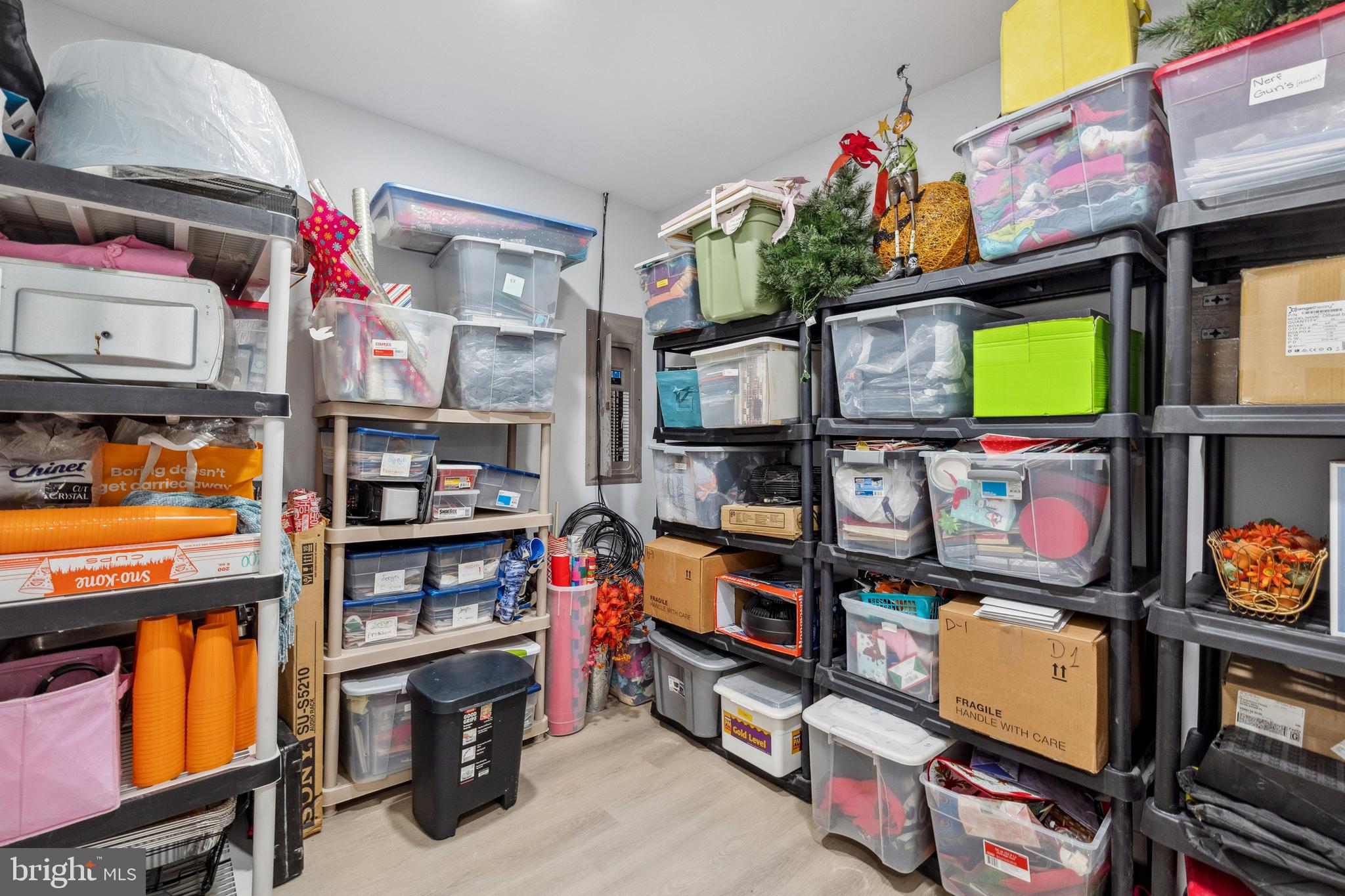 KENSINGTON MANOR - Residential