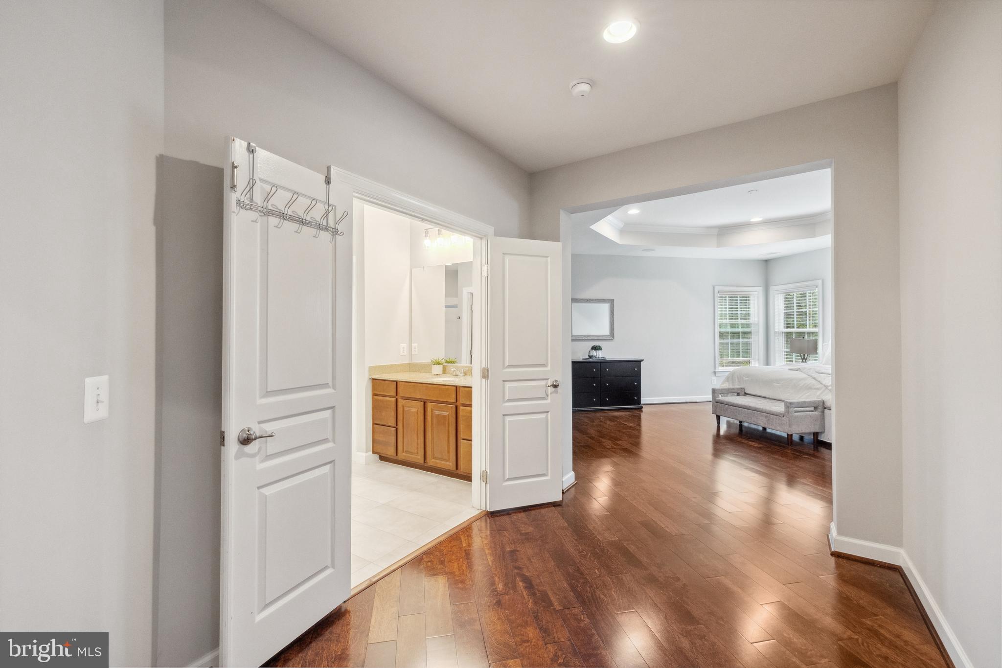 KENSINGTON MANOR - Residential