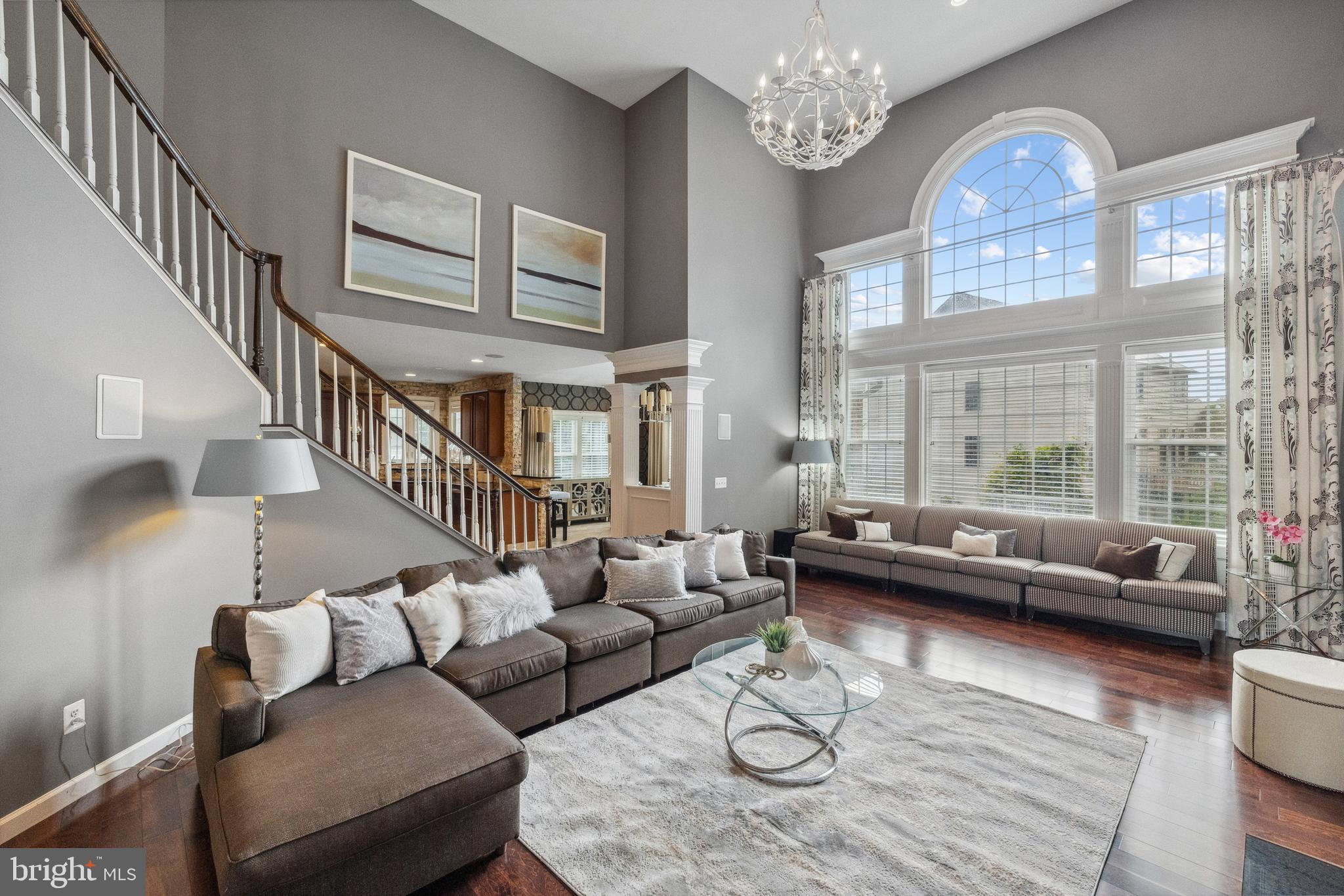 KENSINGTON MANOR - Residential