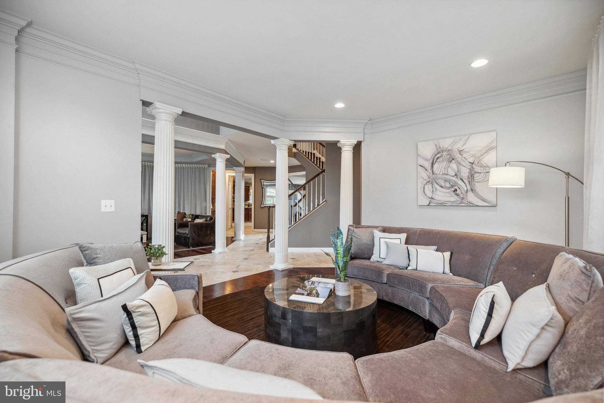 KENSINGTON MANOR - Residential