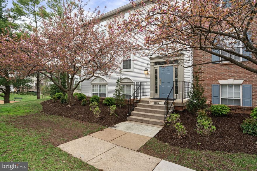 Stunning light filled top-floor end unit loft condo has views of trees. Soaring vaulted ceilings and skylights encompass the open floorplan including the second story spacious loft. The living room has a woodburning fireplace and opens to both dining room as well as sunroom. Upgraded LVP flooring and versatile under stairs nook. Fully remodeled kitchen (2023) features custom white cabinetry, quartz counter tops, subway tile backsplash and Stainless-Steel appliances. 2 spacious bedrooms, 2 bathrooms as well as main level laundry. Numerous amenities offered in the super convenient Penderbrook location with a public 18 hole golf course with discounts for community members, huge fitness center, walking trails, pool, tennis courts, basketball courts and multiple tot lots and playgrounds. Homeowners benefit from award winning local schools, and a truly excellent access to commuting routes, Fairfax Government Center, Fair Oaks Mall, Fairfax Town Center, with shopping and a plethora of fine dining options all at your doorstep. Enjoy a conveniently located spectacular home in immaculate condition. You will love it.