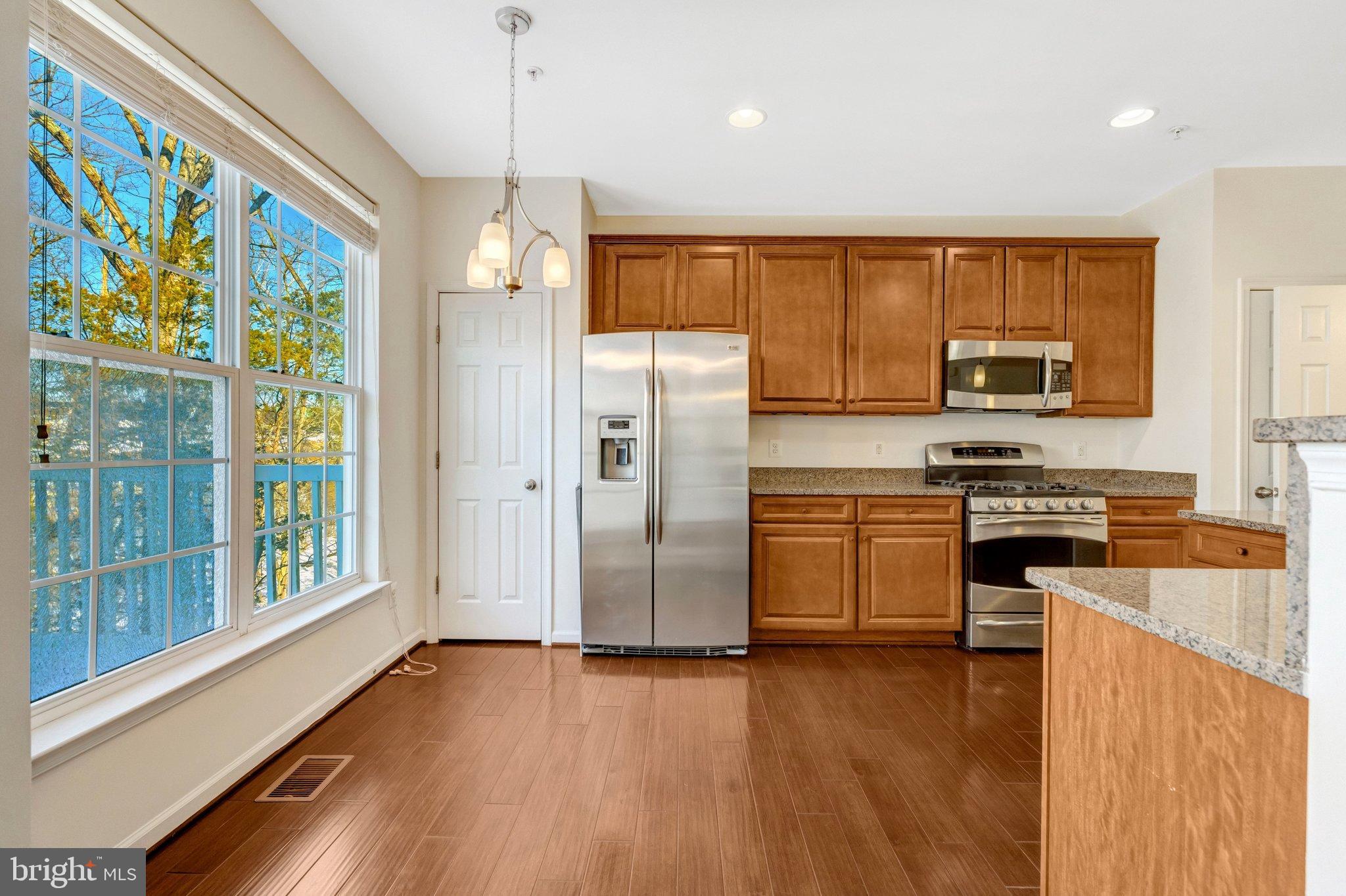 CASCADES PLACE CONDOMINIUM - Residential