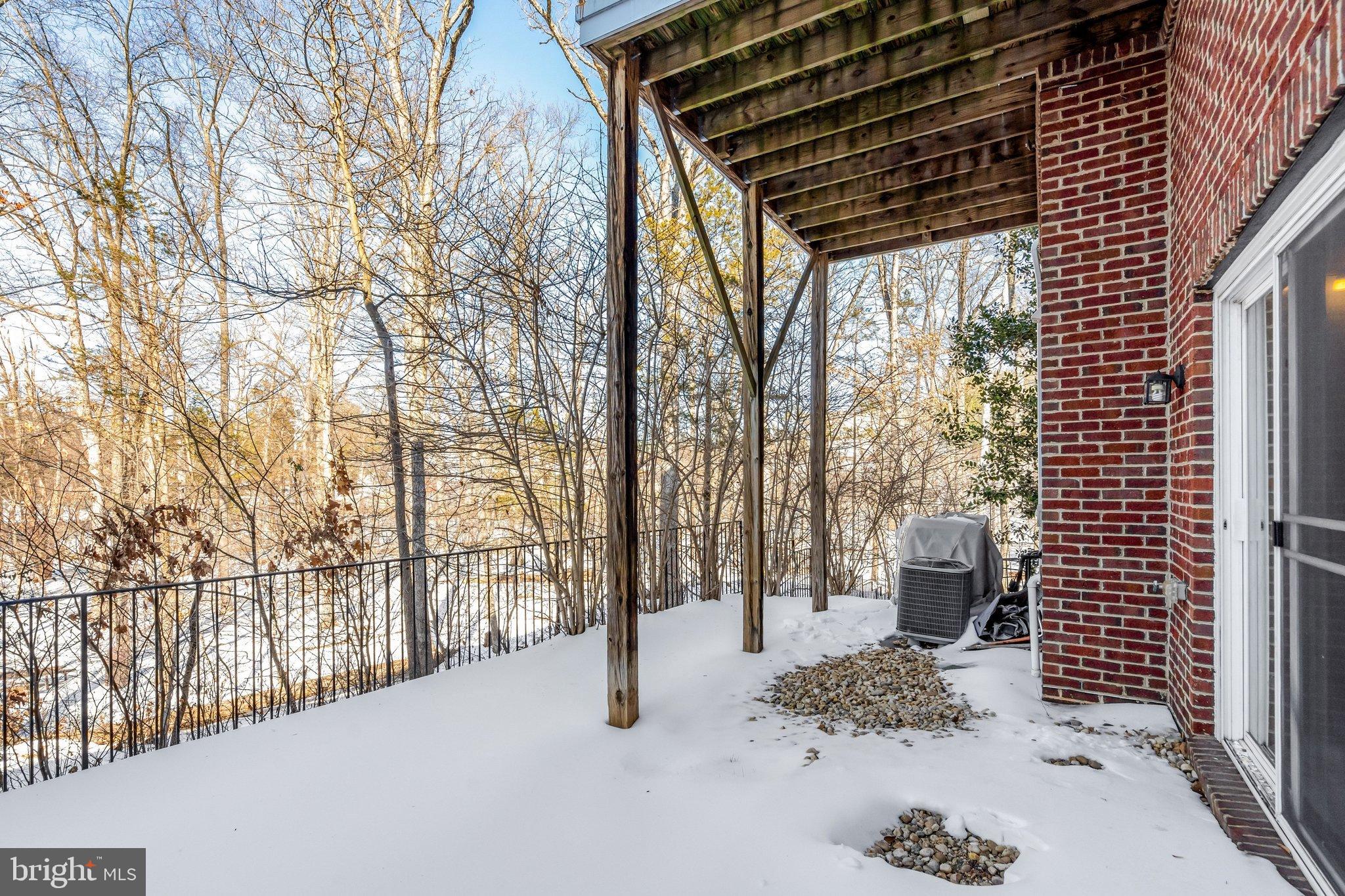 CASCADES PLACE CONDOMINIUM - Residential