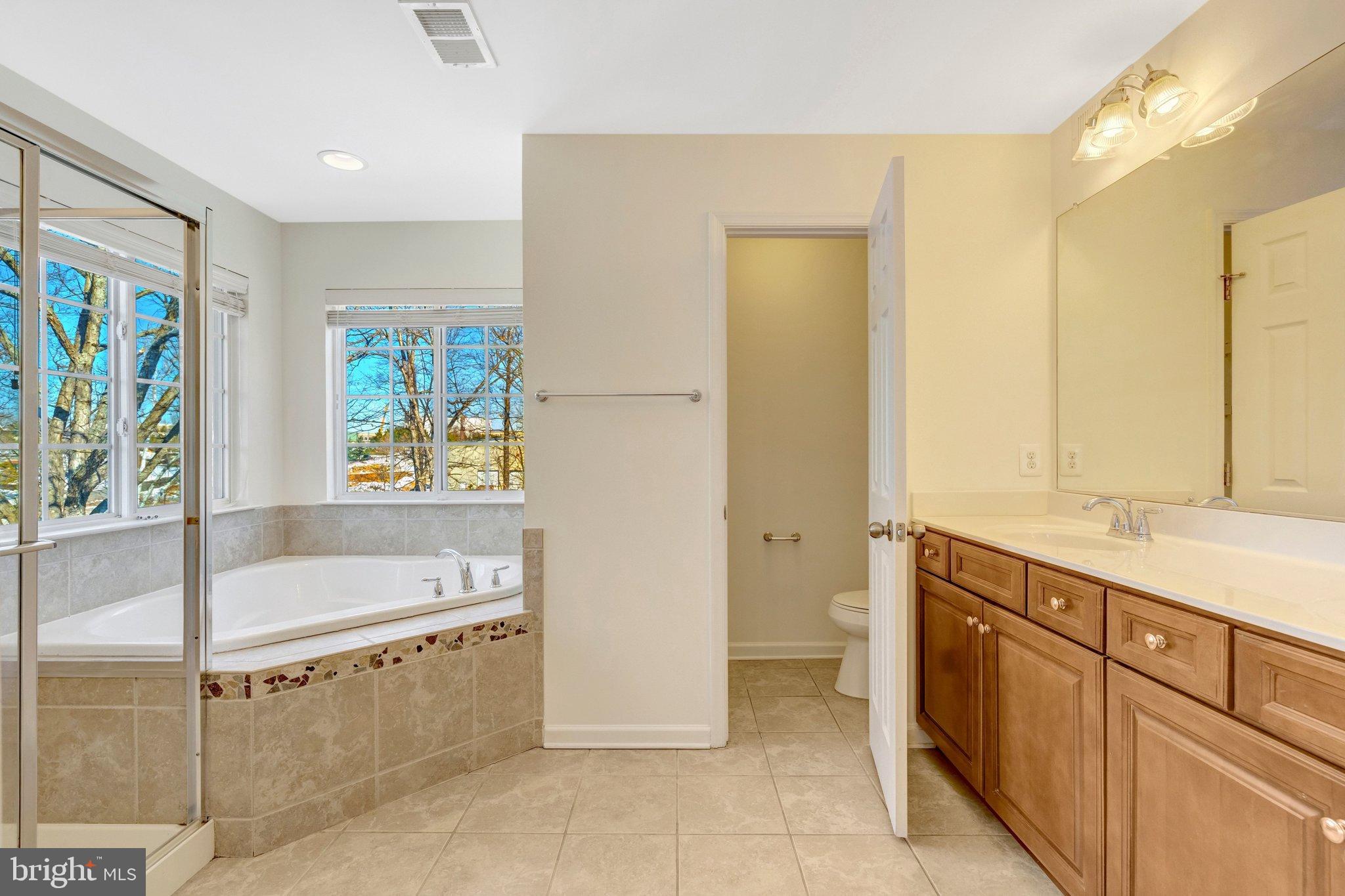 CASCADES PLACE CONDOMINIUM - Residential