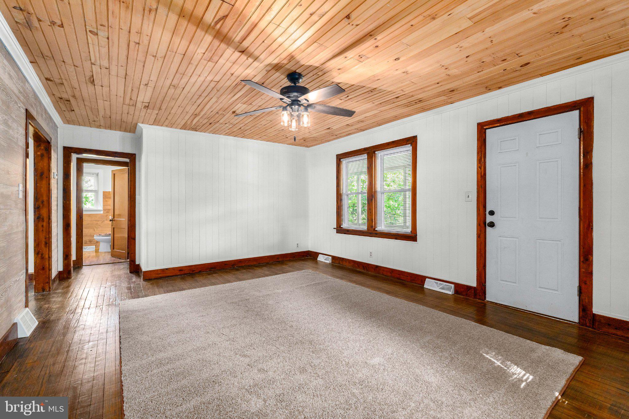 31 MOUNTAIN ROAD